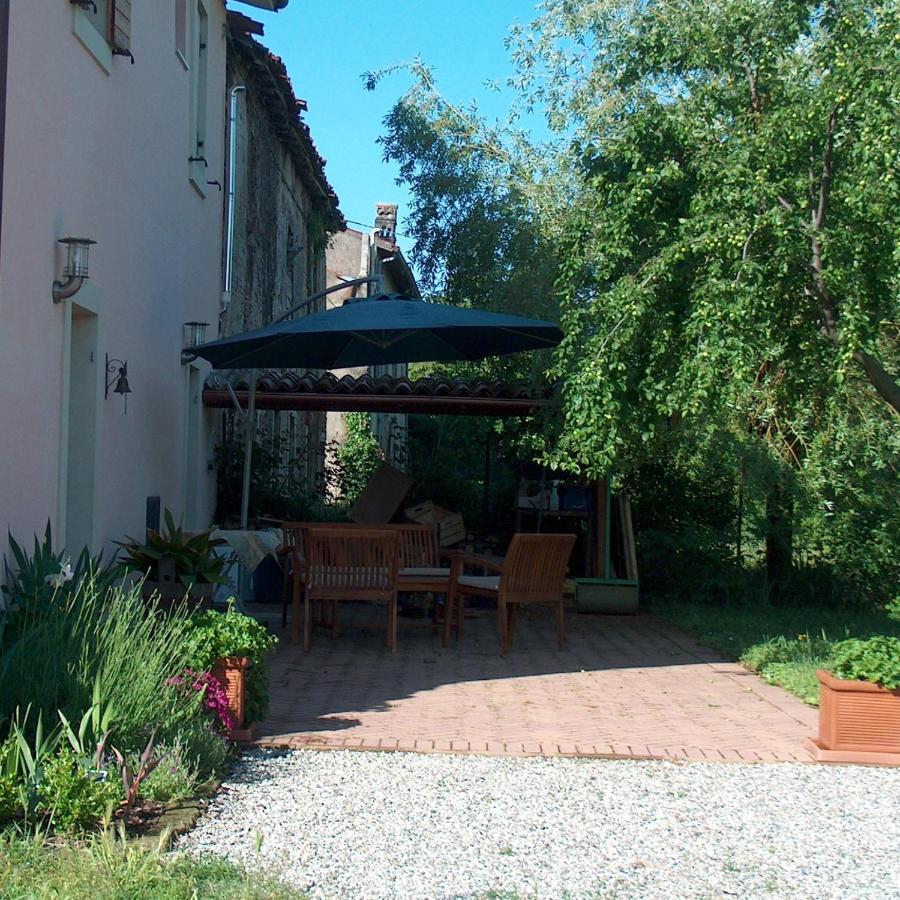 Una Casa Di Campagna Dossobuono Exterior photo